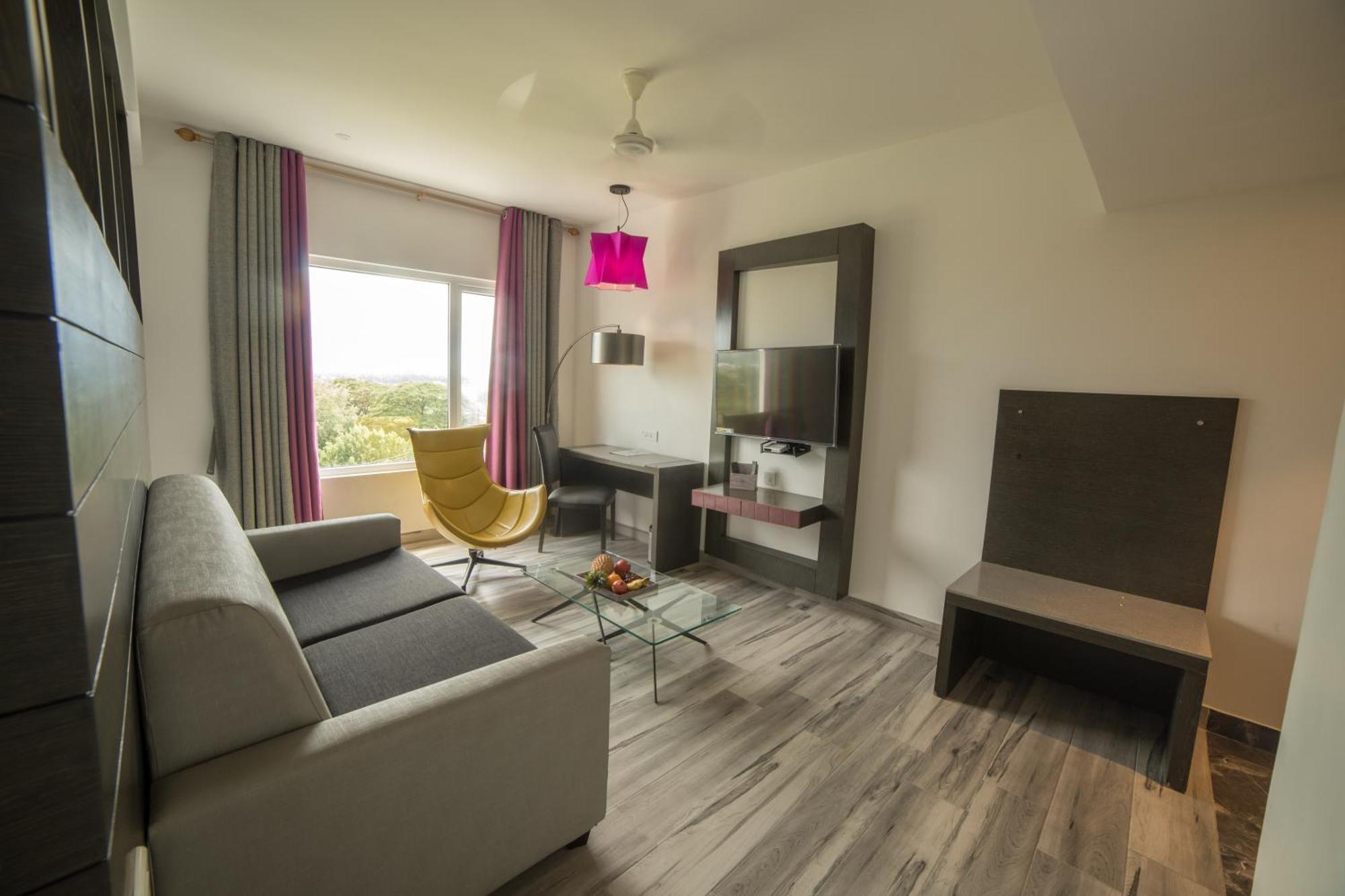Hotel Visakka Palani Экстерьер фото